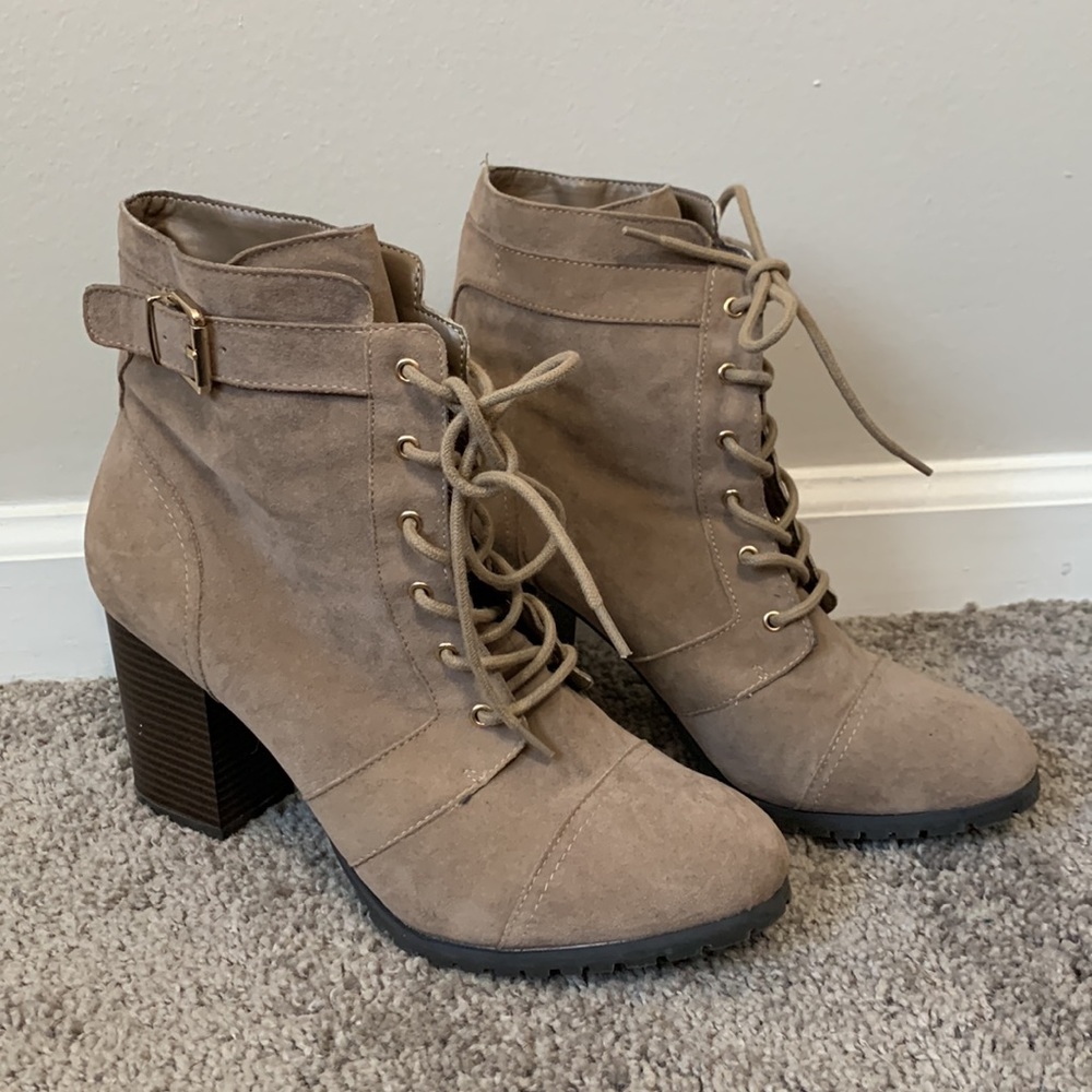 JUSTFAB Taupe Suede Chunky Heel Boot Bootie Janey size 10 Like New